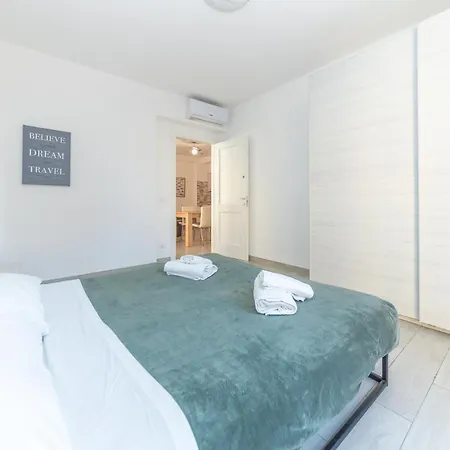 Ares San Lorenzo Apartment *